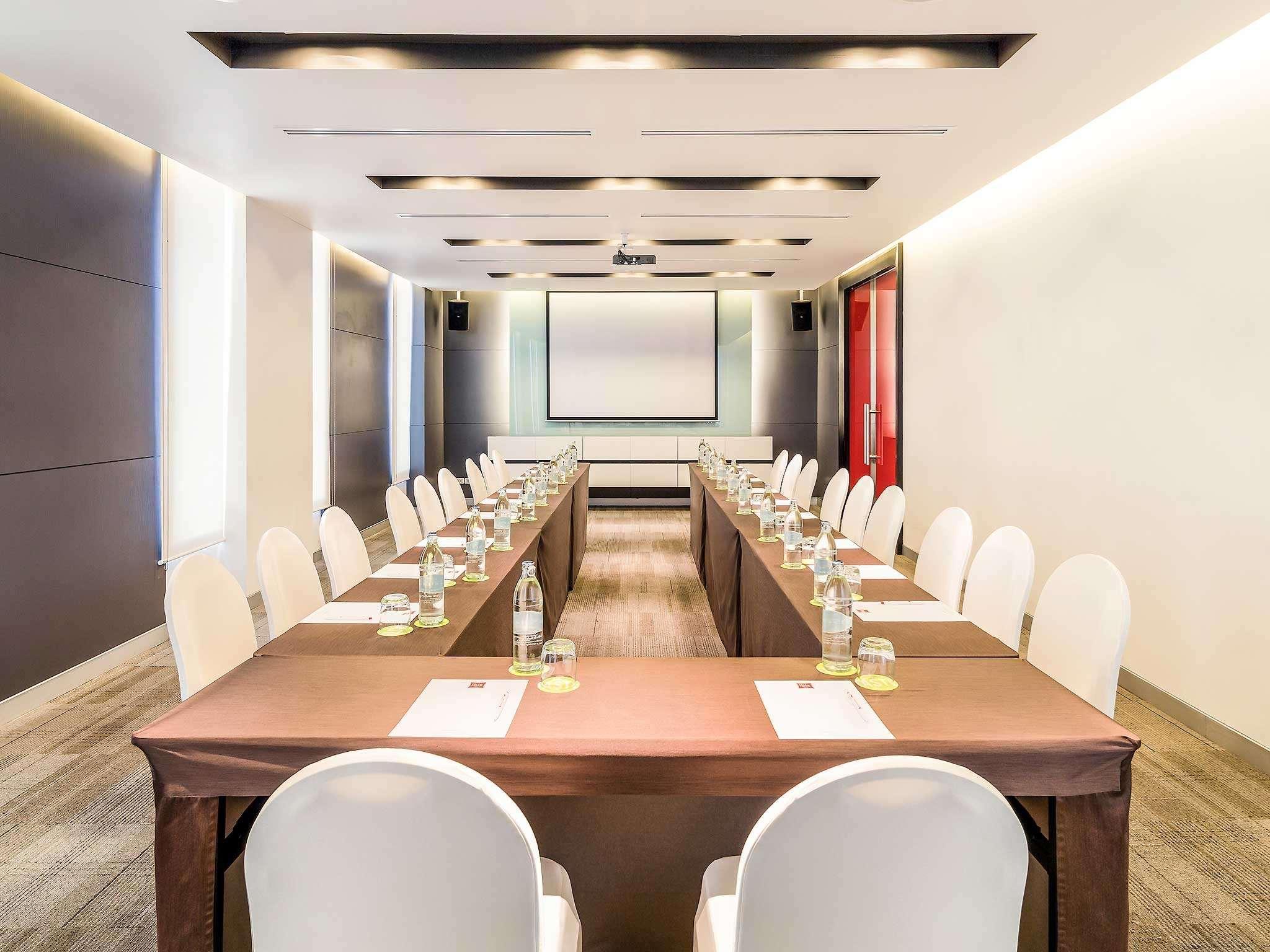Ibis Bangkok Sukhumvit 4 Hotel Kültér fotó