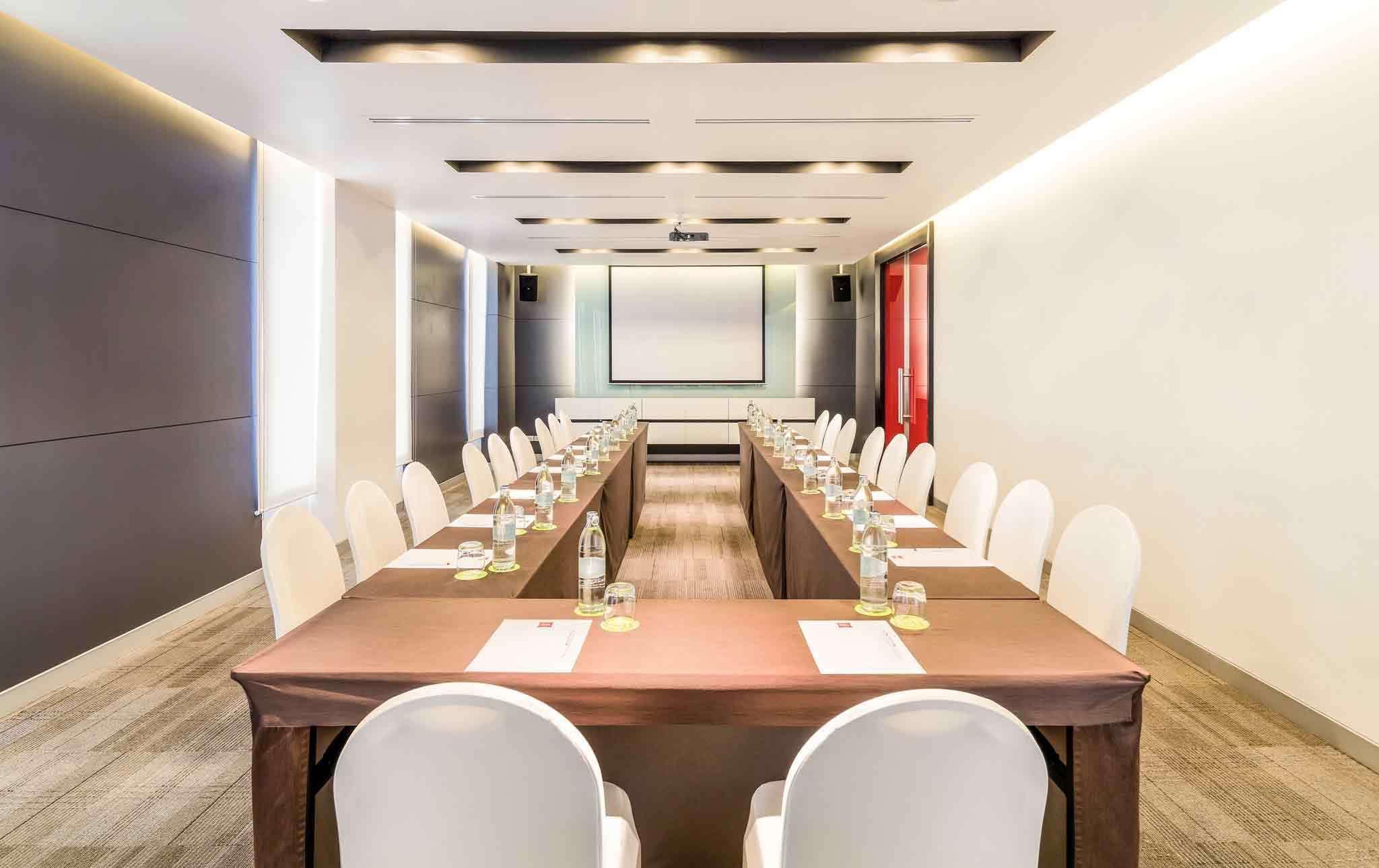 Ibis Bangkok Sukhumvit 4 Hotel Kültér fotó