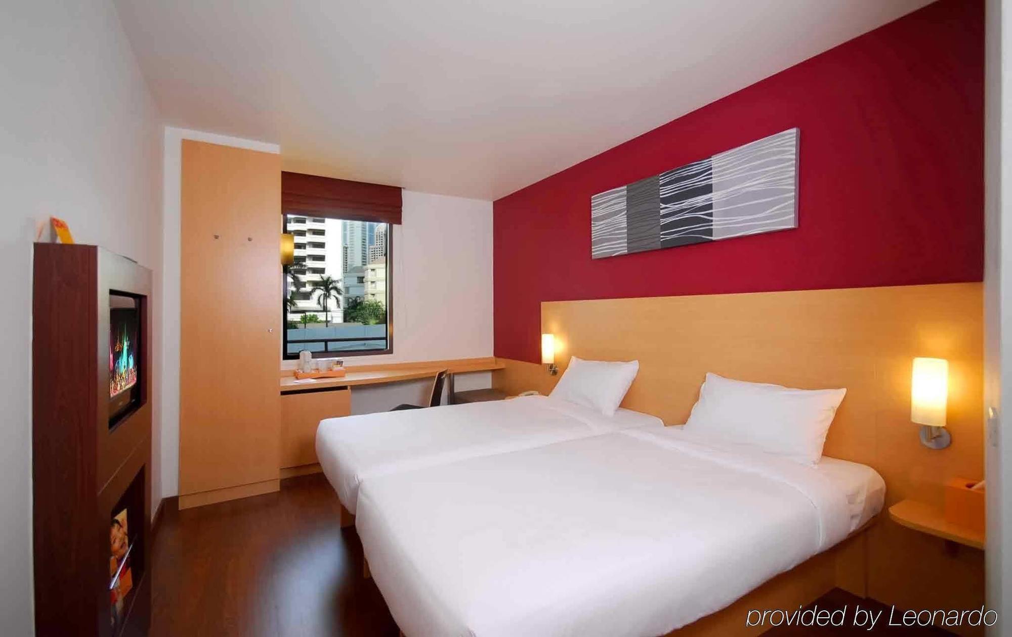 Ibis Bangkok Sukhumvit 4 Hotel Kültér fotó